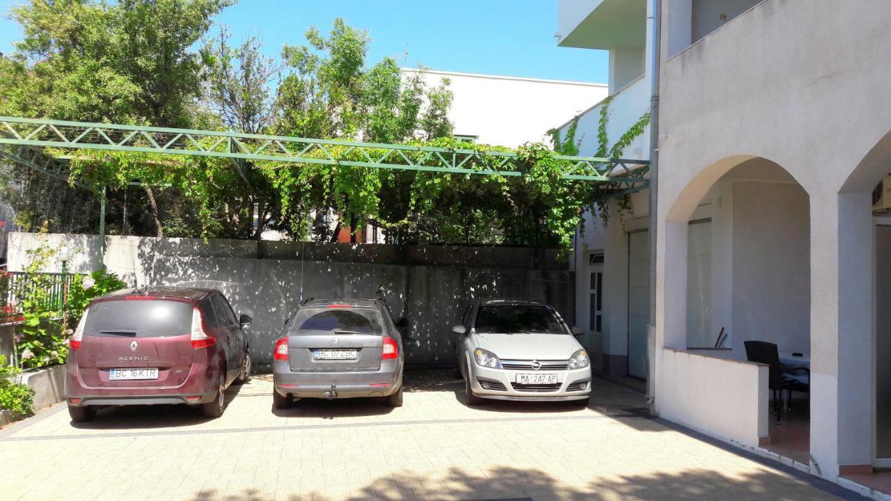 Apartmani R&B Radalj Макарска Экстерьер фото